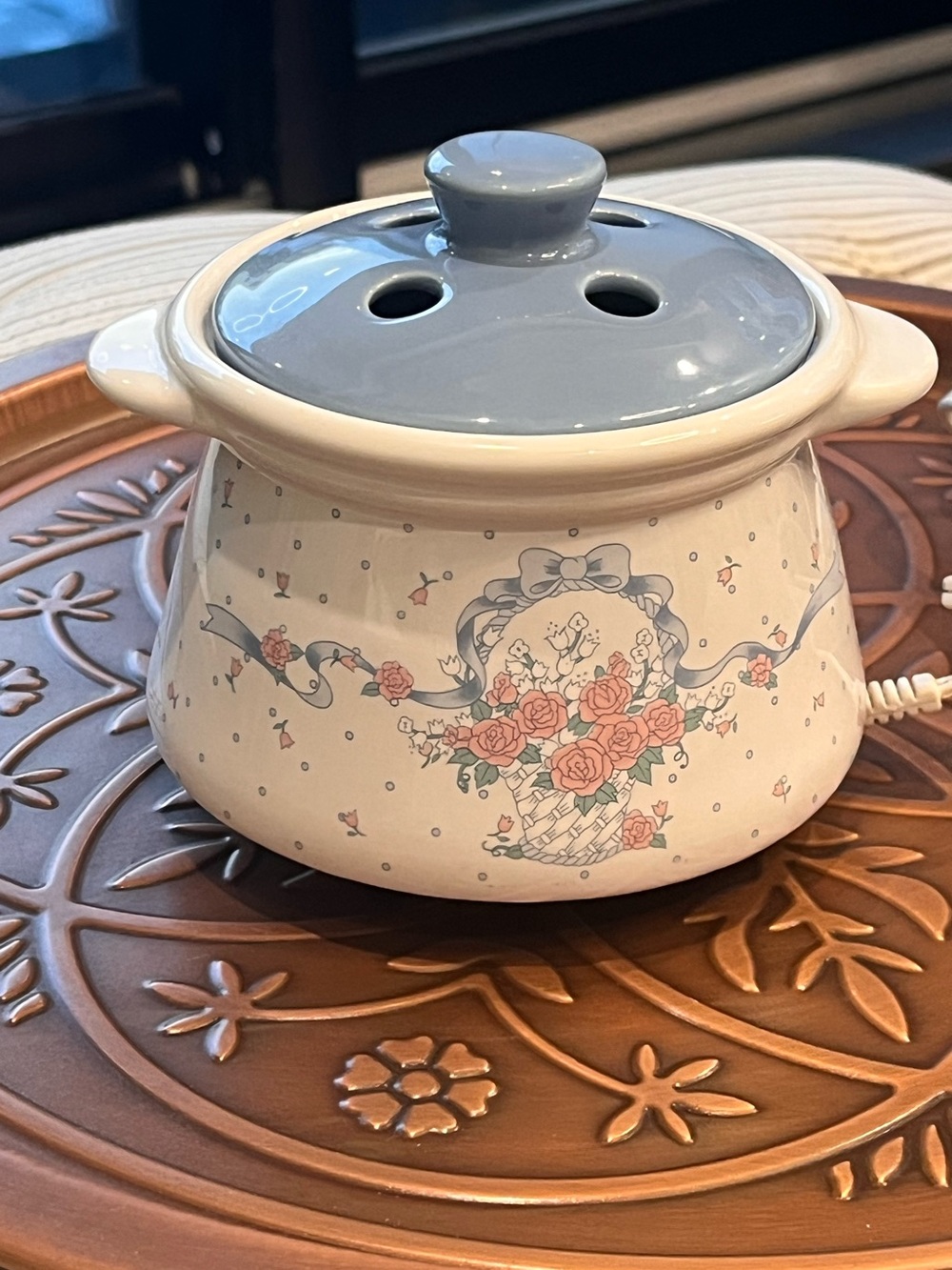 Cottage Vintage Floral Ceramic Wax Warmer or spice warmer with Blue Lid